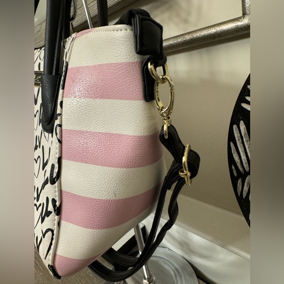 Betsey Johnson small crossbody - Picture 6 of 9